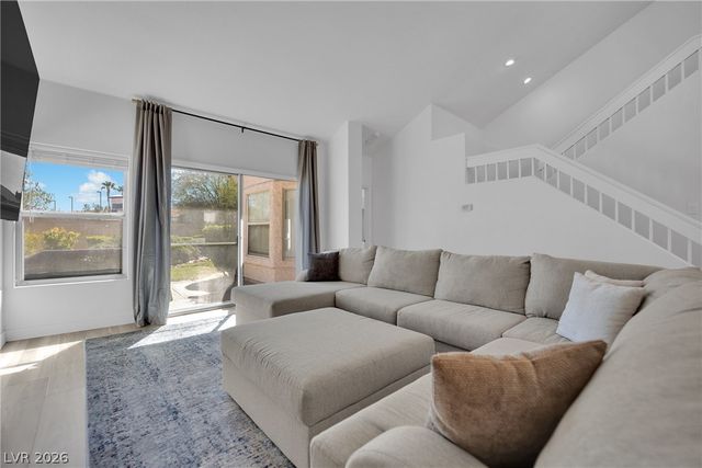 6940 Emerald Springs Lane, Las Vegas, NV 89113