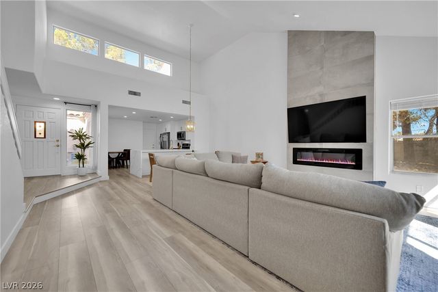 6940 Emerald Springs Lane, Las Vegas, NV 89113