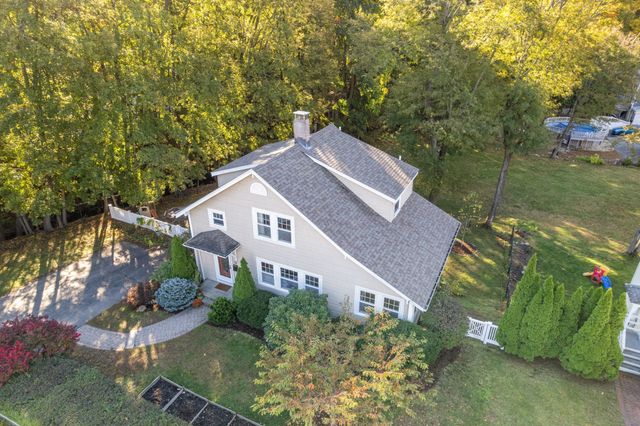 38 Lindenwood, Stoneham, MA 02180