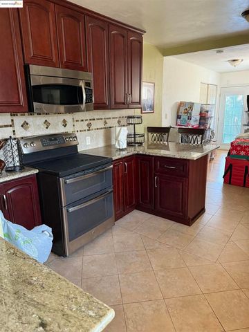 1540 Stuart St, Berkeley, CA 94703