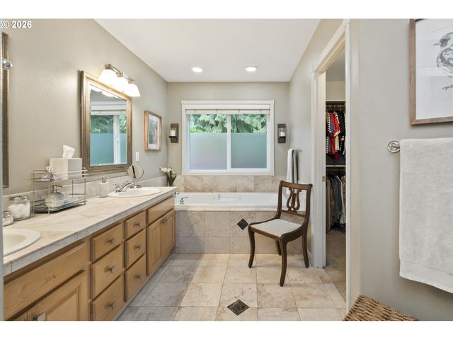 16520 Sw MARCILE Ln, Beaverton, OR 97007