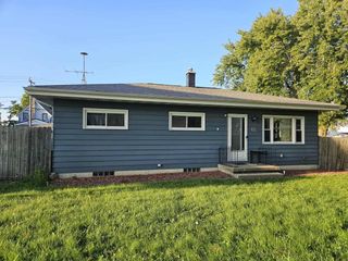 902 Columbia AVENUE, South Milwaukee, WI 53172