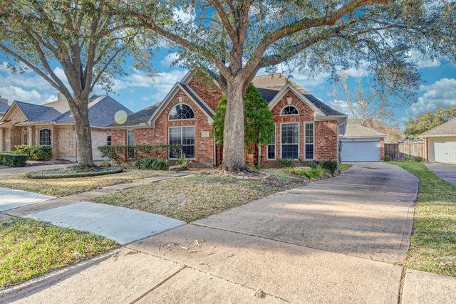 7111 Glenwood Drive, Sugar Land, TX 77479