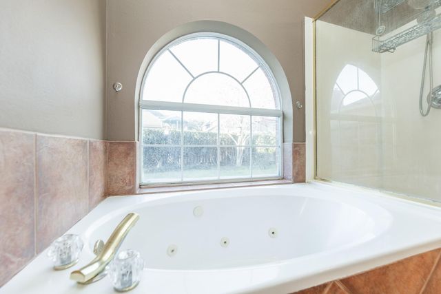 7111 Glenwood Drive, Sugar Land, TX 77479