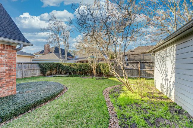 7111 Glenwood Drive, Sugar Land, TX 77479