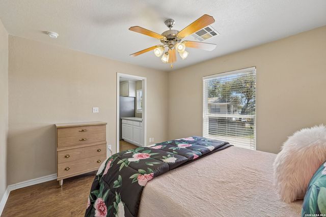 619 CLEAR COVE DR, Granite Shoals, TX 78654