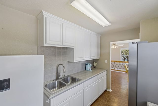 619 CLEAR COVE DR, Granite Shoals, TX 78654