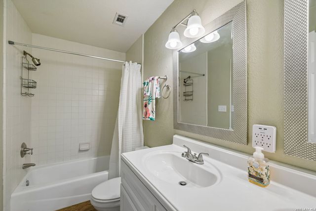 619 CLEAR COVE DR, Granite Shoals, TX 78654