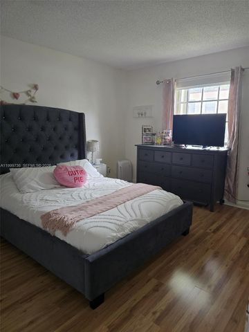 10786 N Kendall Dr D5, Miami, FL 33176