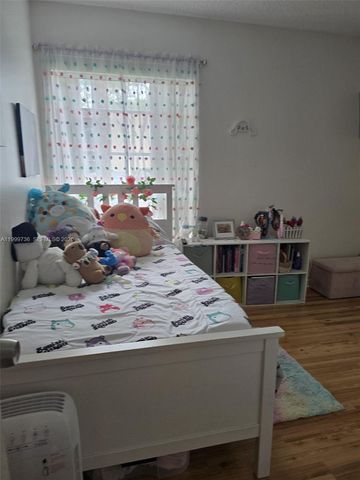 10786 N Kendall Dr D5, Miami, FL 33176