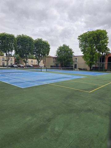 10786 N Kendall Dr D5, Miami, FL 33176