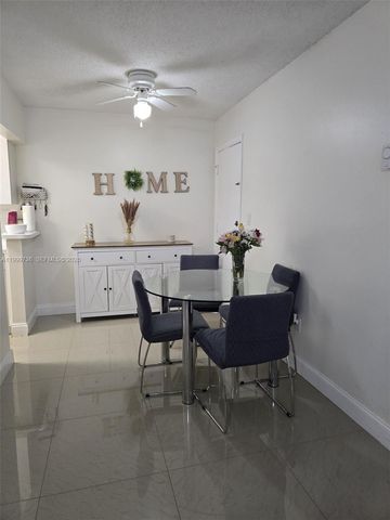 10786 N Kendall Dr D5, Miami, FL 33176