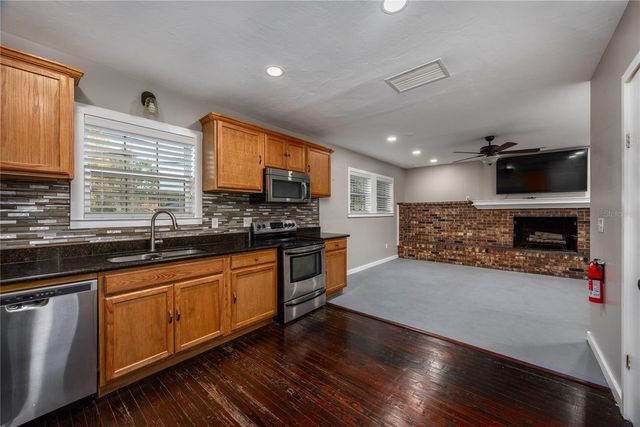 18420 HIGH SPRINGS MAIN STREET, High Springs, FL 32643