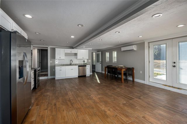 18420 HIGH SPRINGS MAIN STREET, High Springs, FL 32643