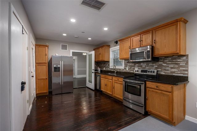 18420 HIGH SPRINGS MAIN STREET, High Springs, FL 32643