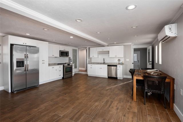 18420 HIGH SPRINGS MAIN STREET, High Springs, FL 32643