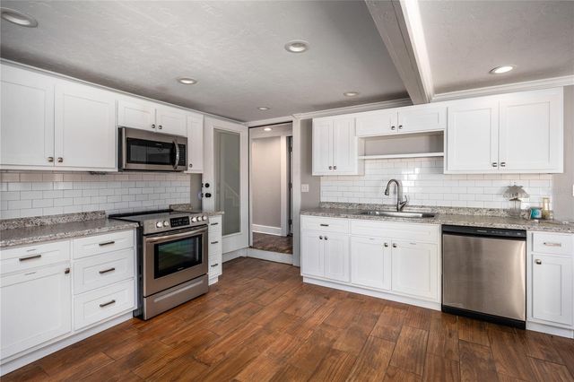 18420 HIGH SPRINGS MAIN STREET, High Springs, FL 32643