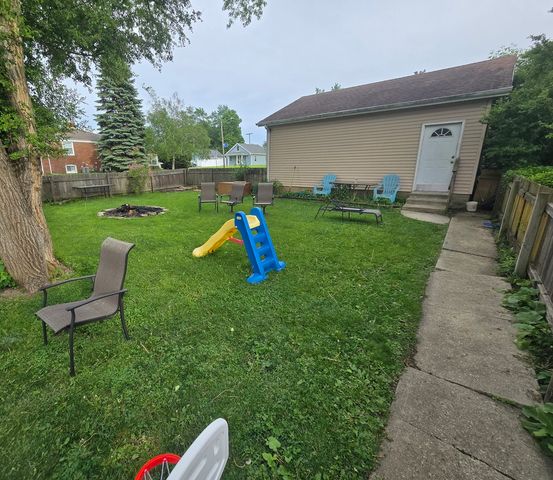 1640 N Prairie Avenue, Crest Hill, IL 60403