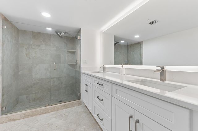 5200 N Ocean Drive 1401, Singer Island, FL 33404