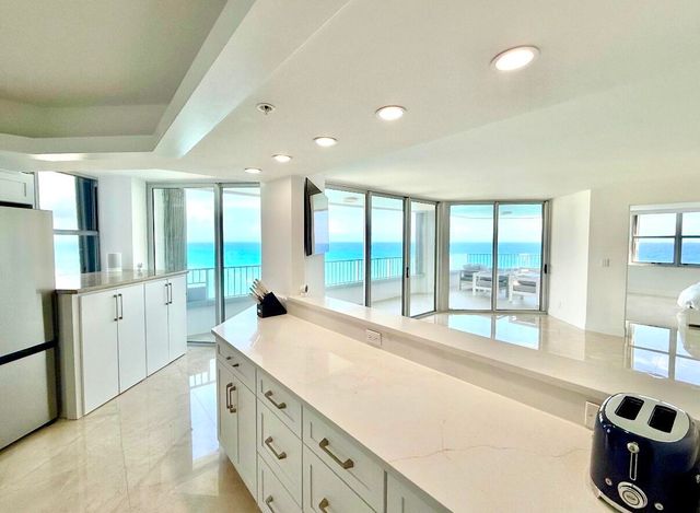 5200 N Ocean Drive 1401, Singer Island, FL 33404