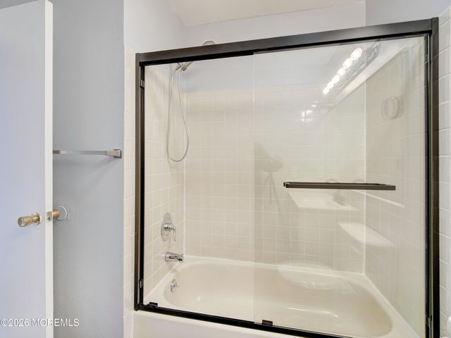 130 Applegate Lane 130, East Brunswick, NJ 08816