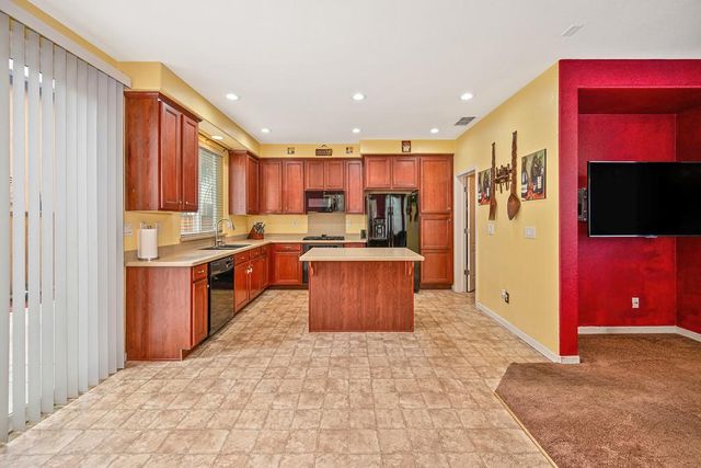 18 Bellows Pond Pl, Sacramento, CA 95835
