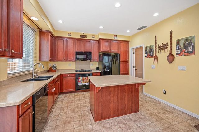 18 Bellows Pond Pl, Sacramento, CA 95835