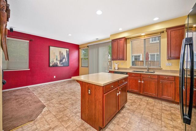 18 Bellows Pond Pl, Sacramento, CA 95835