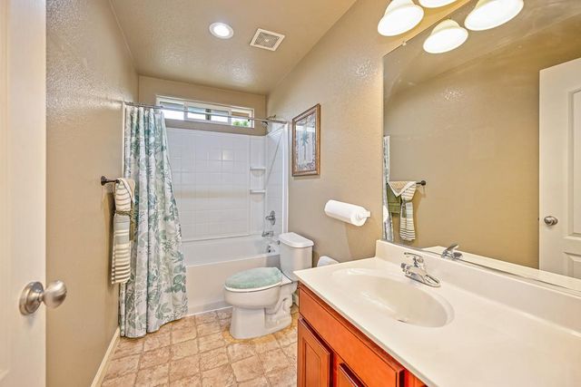 18 Bellows Pond Pl, Sacramento, CA 95835
