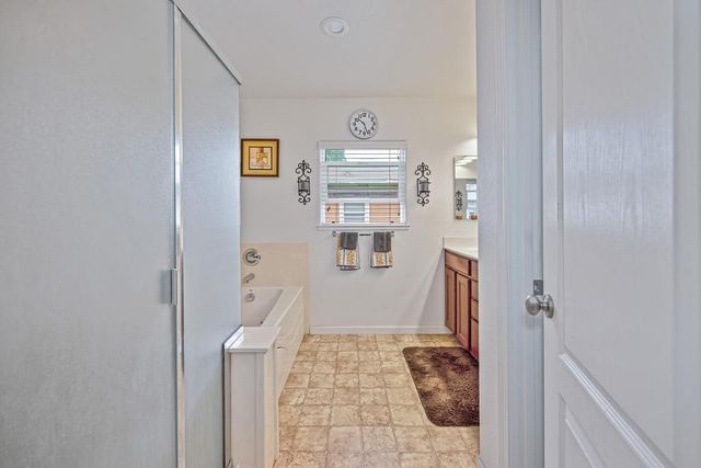 18 Bellows Pond Pl, Sacramento, CA 95835