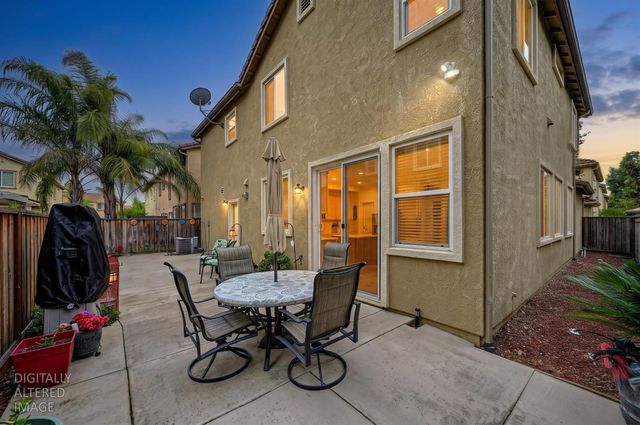 18 Bellows Pond Pl, Sacramento, CA 95835