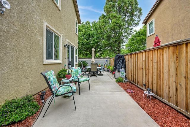 18 Bellows Pond Pl, Sacramento, CA 95835