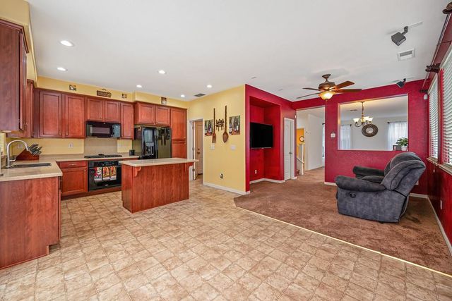 18 Bellows Pond Pl, Sacramento, CA 95835