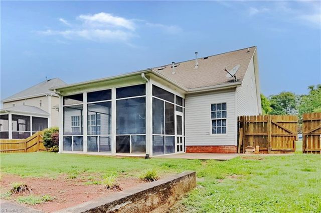 7260 Shadowridge Drive, Lewisville, NC 27023
