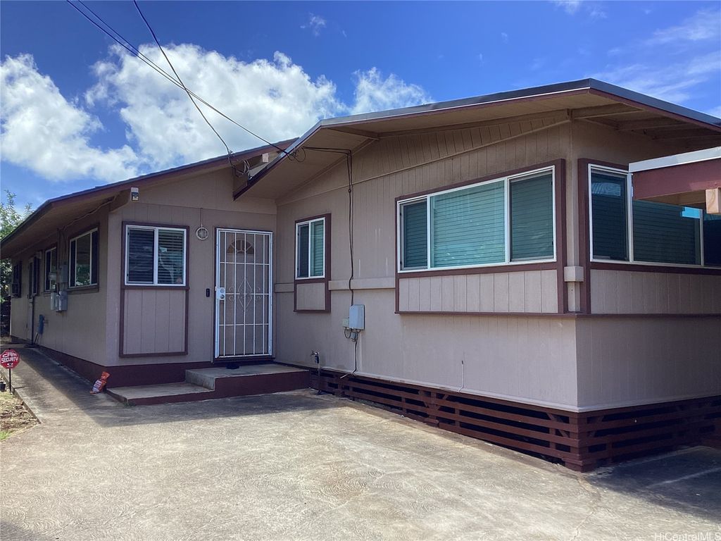 611 7th Avenue B, Honolulu, HI 96816