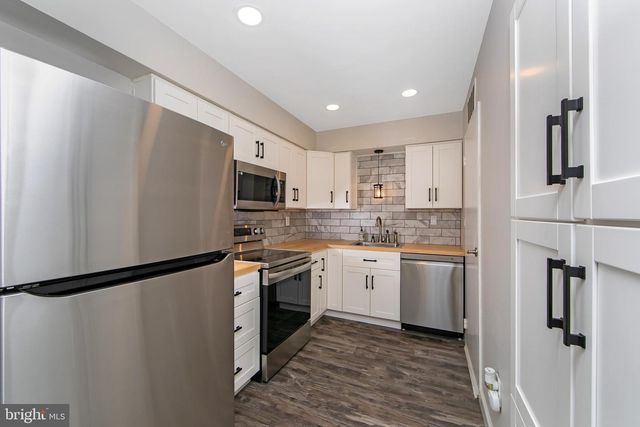 3045 HARBOUR DR, Palmyra, NJ 08065