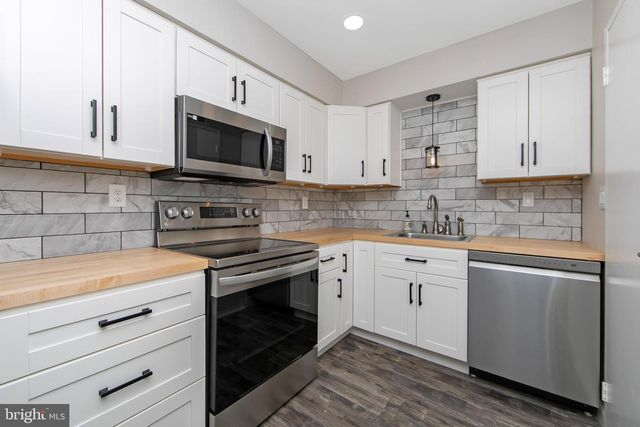 3045 HARBOUR DR, Palmyra, NJ 08065