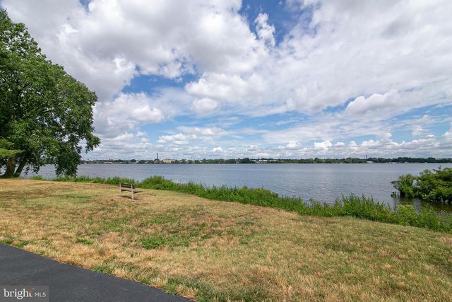 3045 HARBOUR DR, Palmyra, NJ 08065