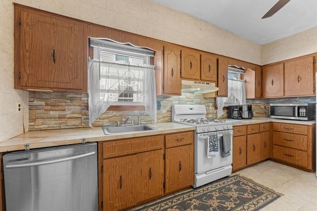 92 Sheridan Ave, Medford, MA 02155