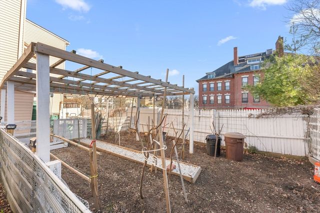 92 Sheridan Ave, Medford, MA 02155