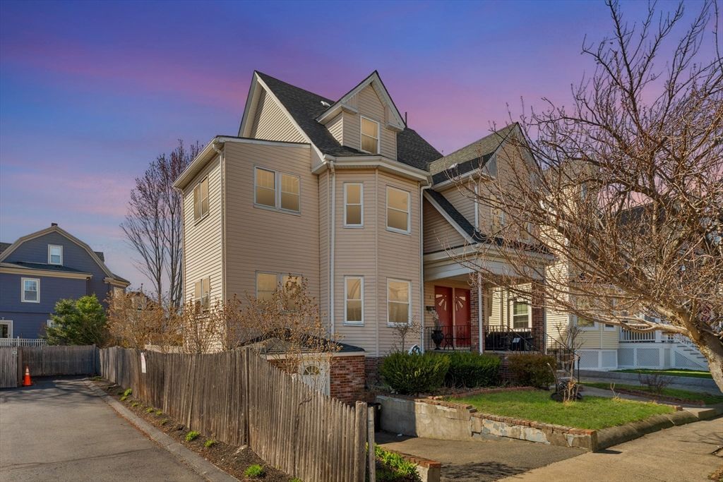92 Sheridan Ave, Medford, MA 02155
