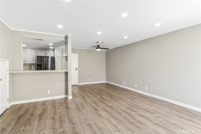 9600 Sylmar Avenue 19, Panorama City, CA 91402