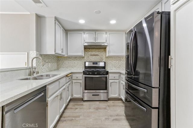 9600 Sylmar Avenue 19, Panorama City, CA 91402