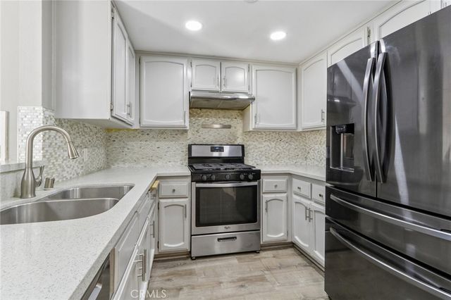 9600 Sylmar Avenue 19, Panorama City, CA 91402