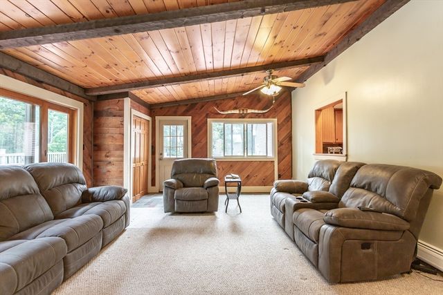 11 Parker Dr, Freetown, MA 02717