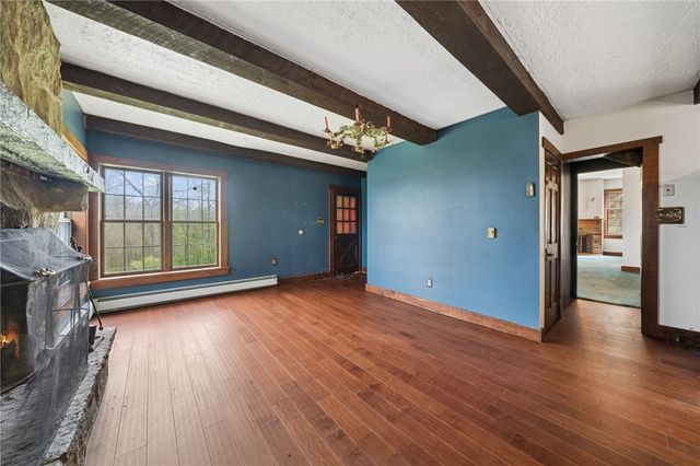 1925 S Main St, N Franklin Twp, PA 15301