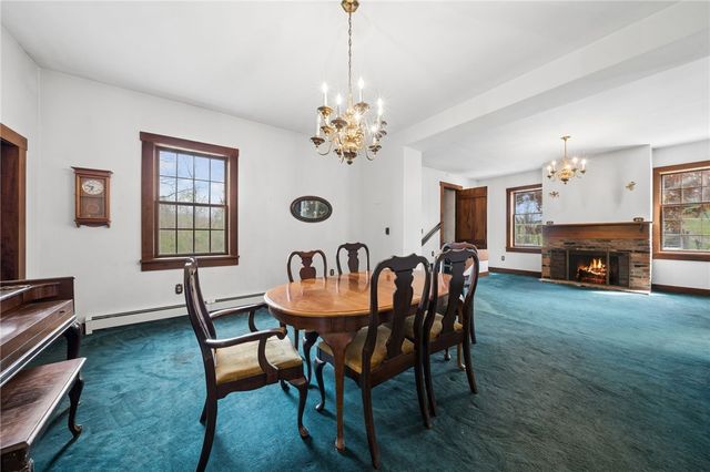 1925 S Main St, N Franklin Twp, PA 15301