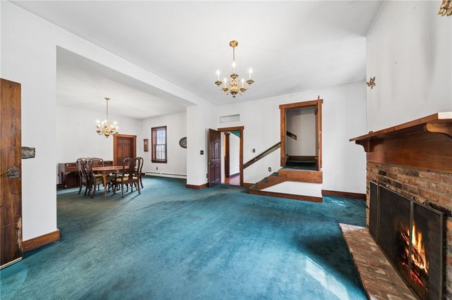 1925 S Main St, N Franklin Twp, PA 15301