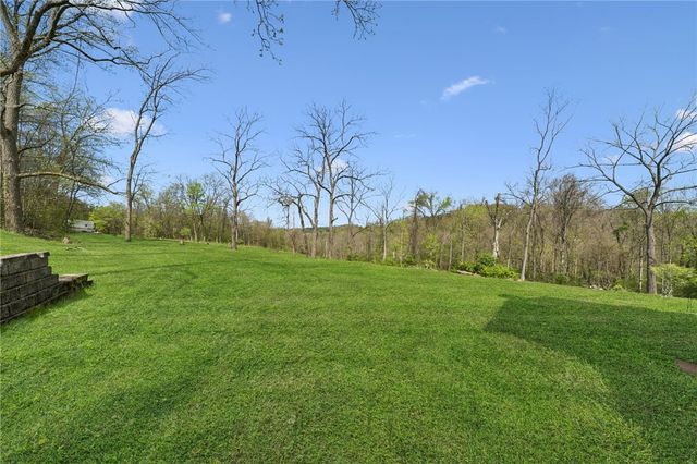 1925 S Main St, N Franklin Twp, PA 15301