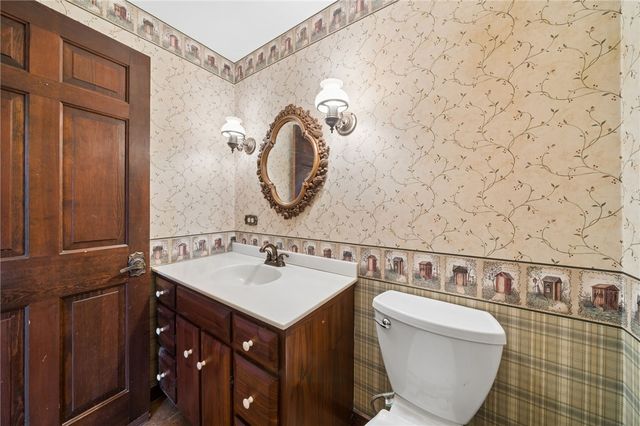 1925 S Main St, N Franklin Twp, PA 15301